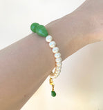 GREEN JADE AND PEARL STRETCH BRACELET