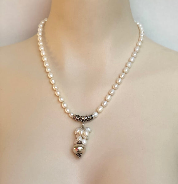 PEARL CLUSTER PENDANT NECKLACE