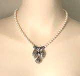 Silver pendant pearl necklace